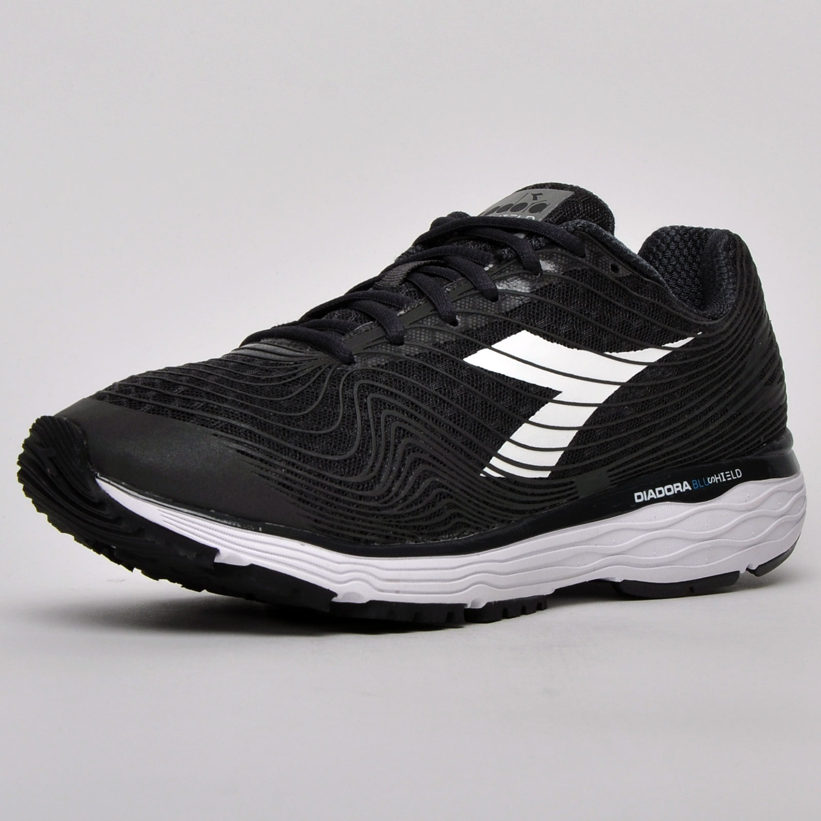 diadora mythos blushield fly hip