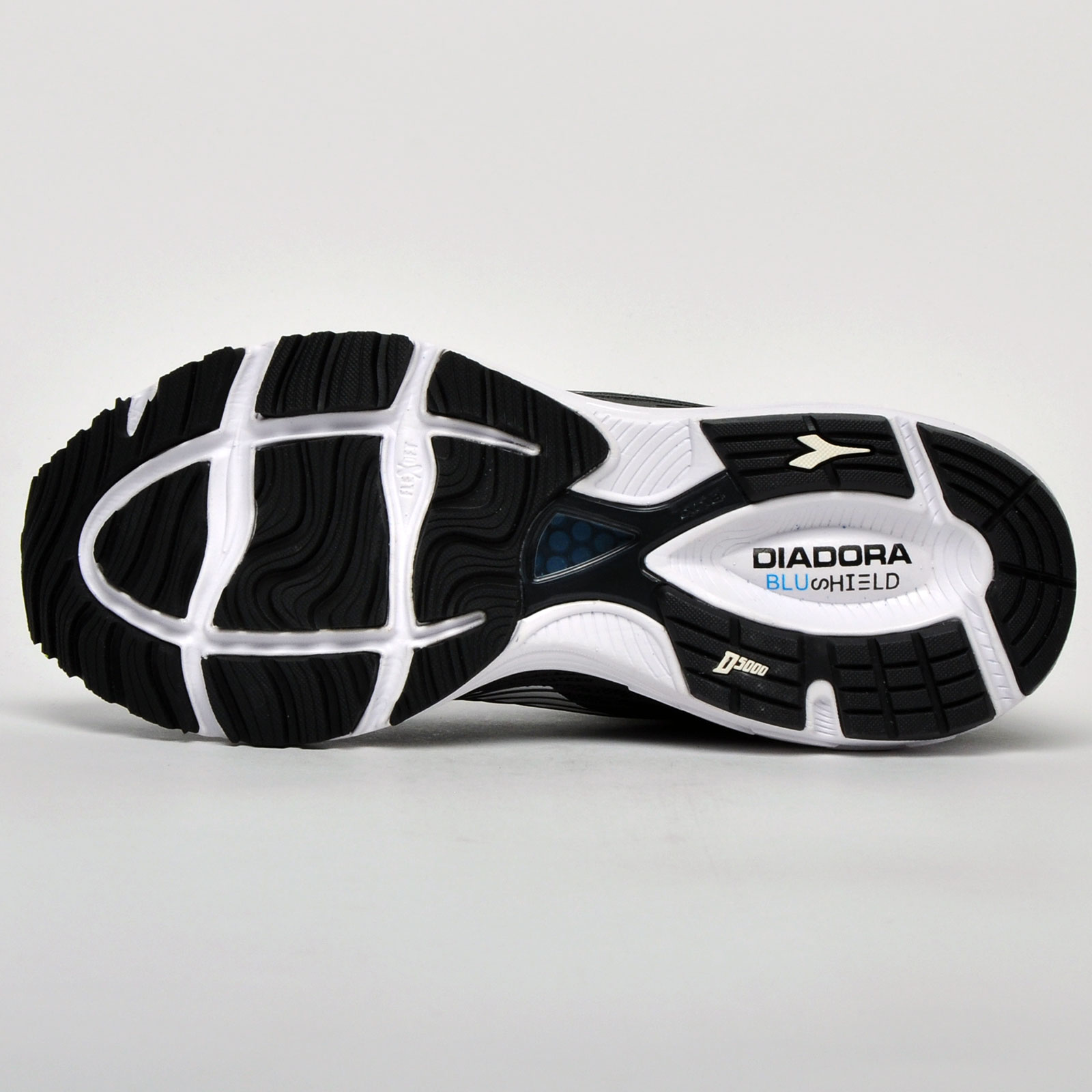 diadora blushield mythos fly