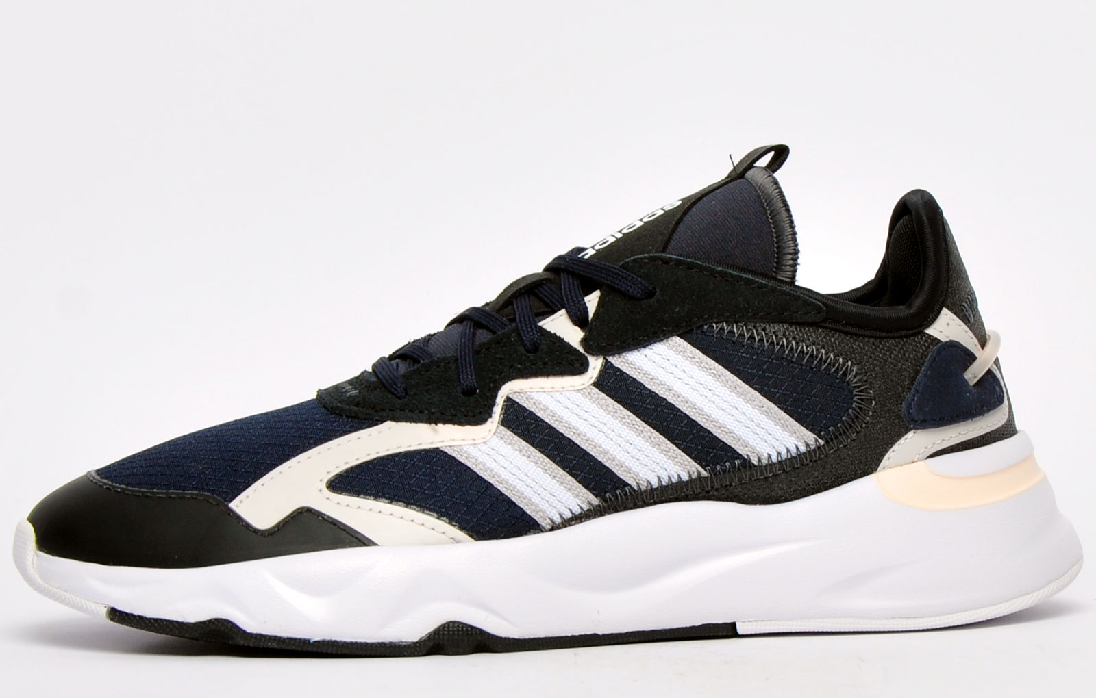 adidas futureflow trainers