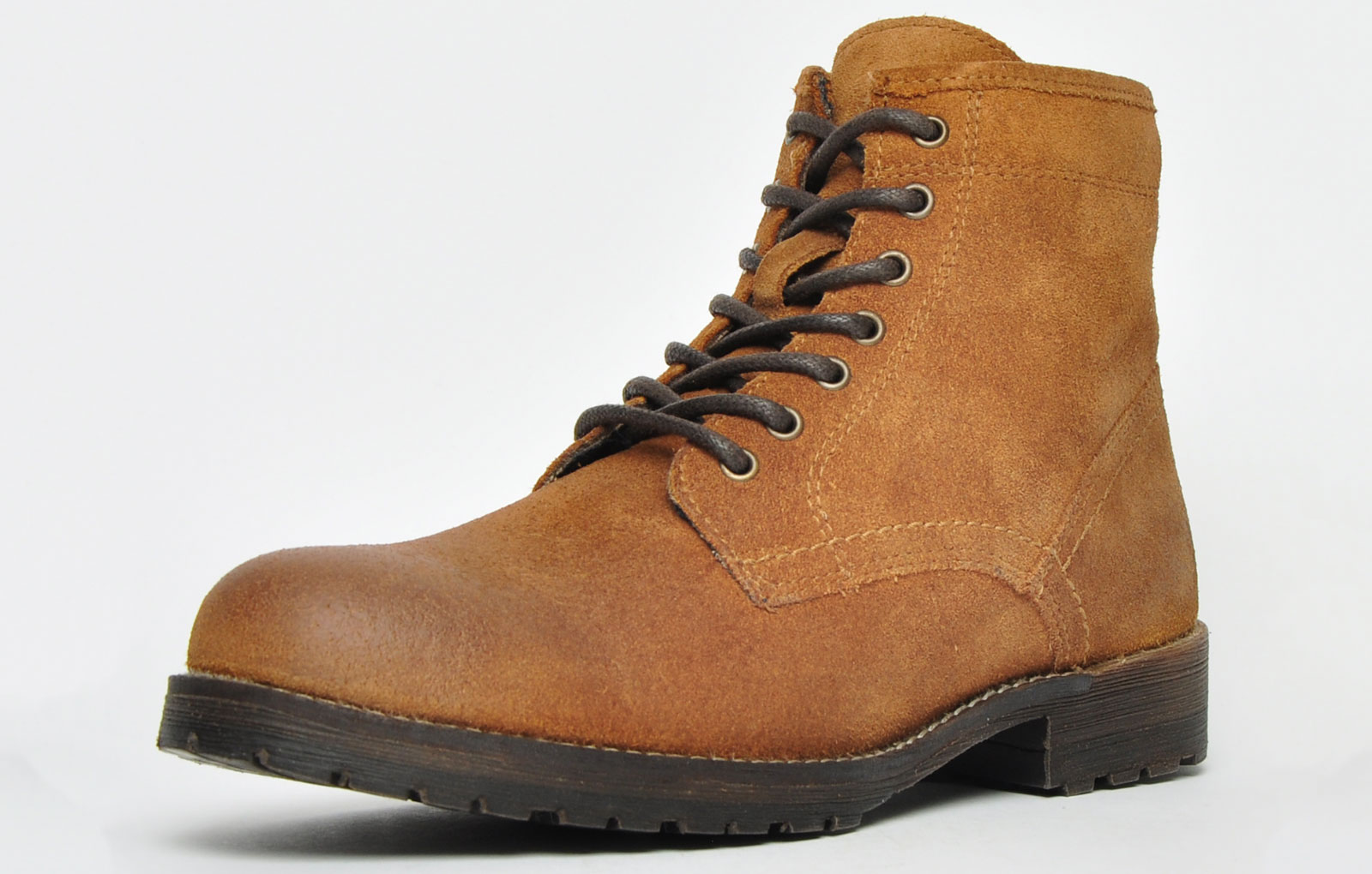 red tape leather chappal